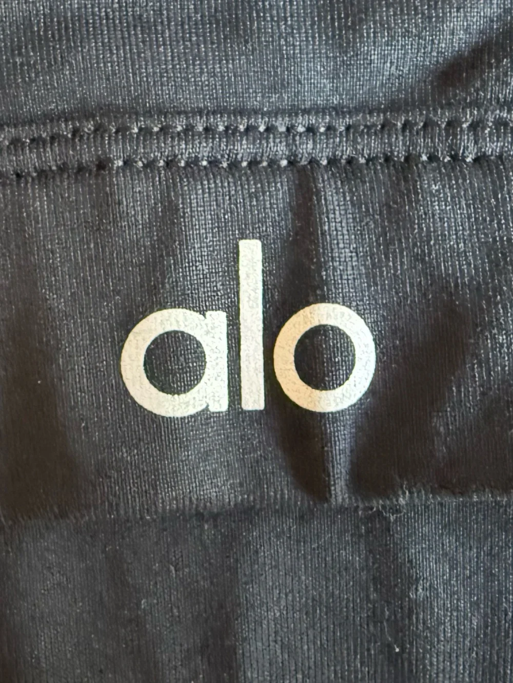 Alo Yoga 'Peak' Cutout Crop Top Sports Bra Black Asymmetrical Size Medium
